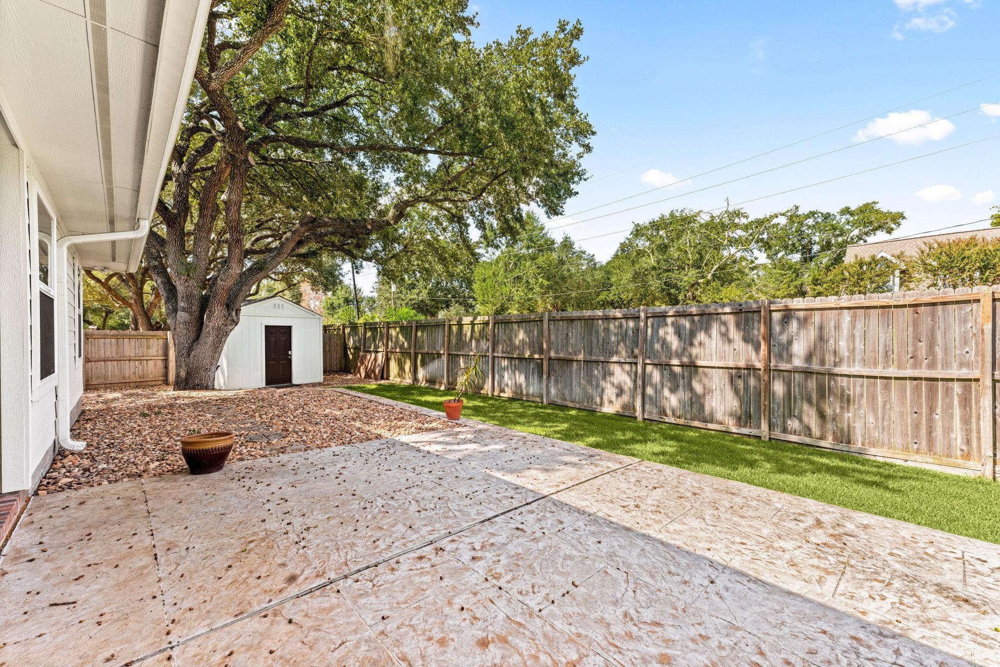 6031 Whispering Lakes Drive, Katy