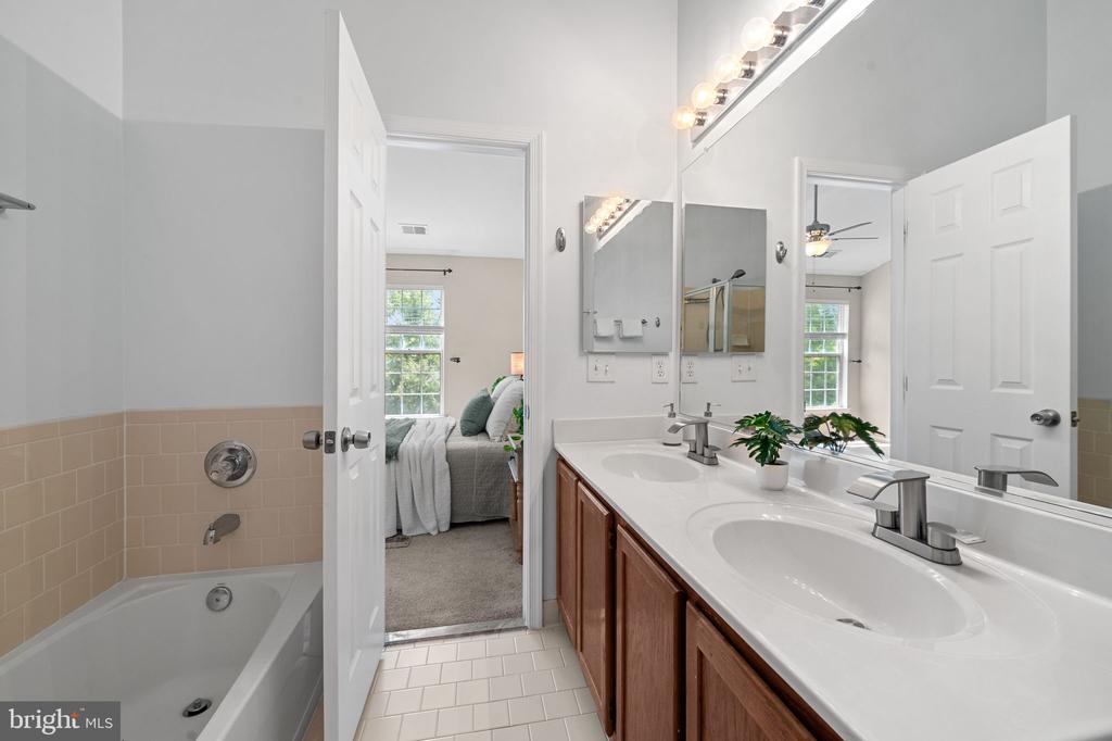 2230 Montauk Dr