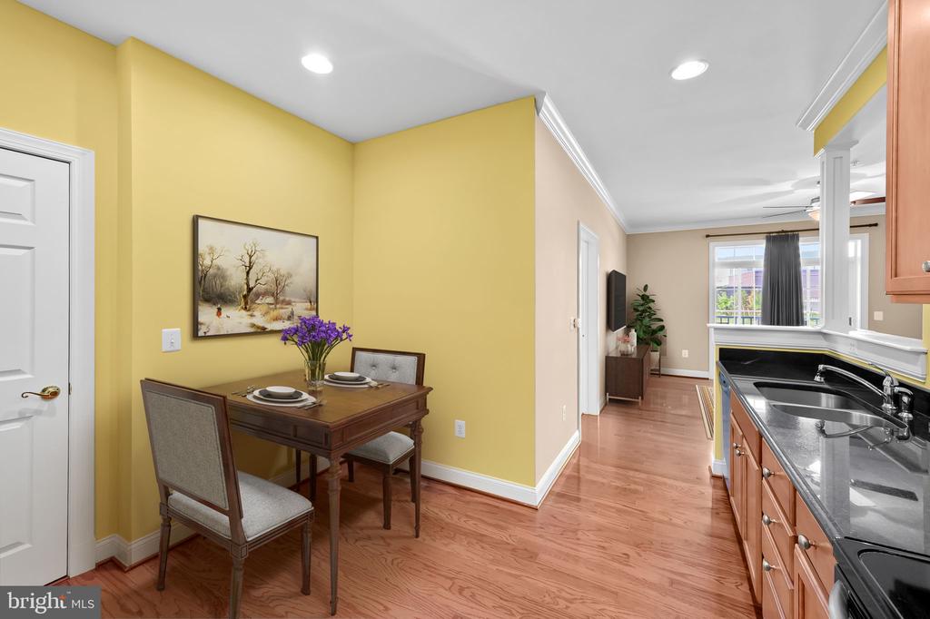 8535 VETERANS HIGHWAY Unit: 101