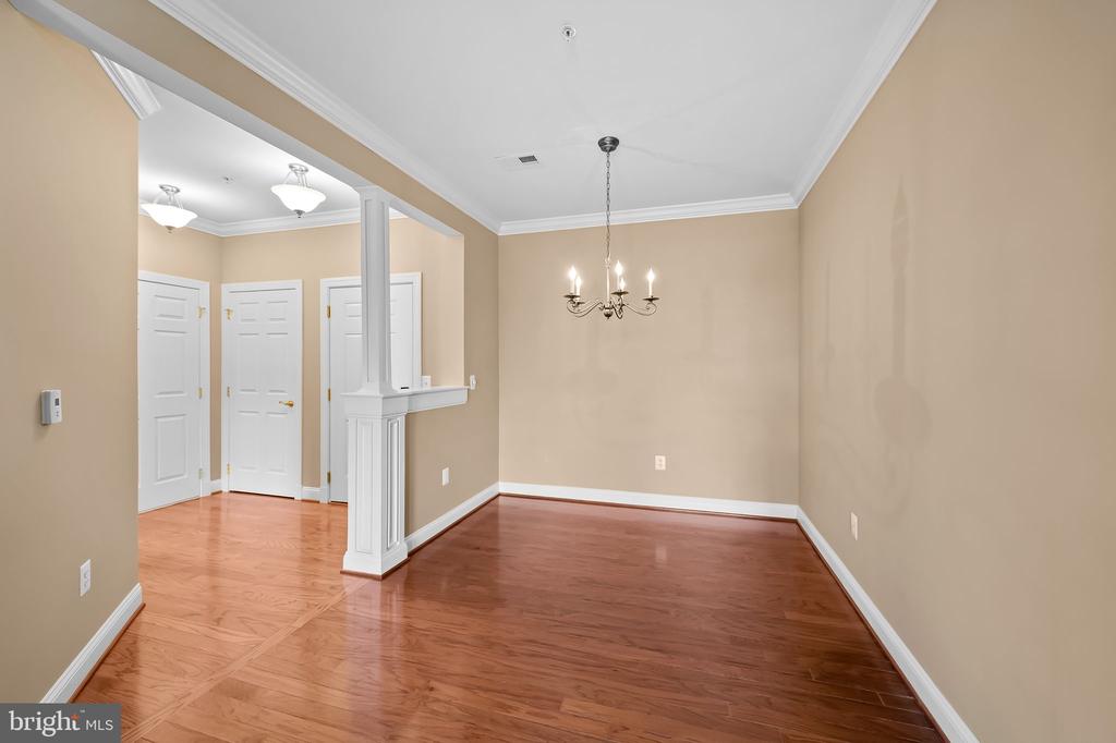 8535 VETERANS HIGHWAY Unit: 101