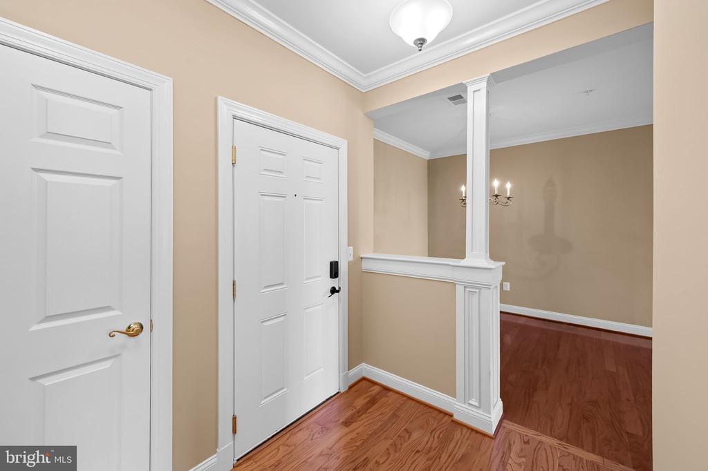 8535 VETERANS HIGHWAY Unit: 101