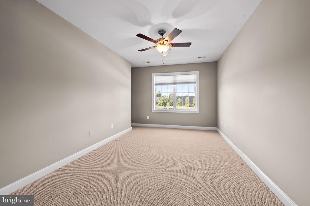 8535 VETERANS HIGHWAY Unit: 101