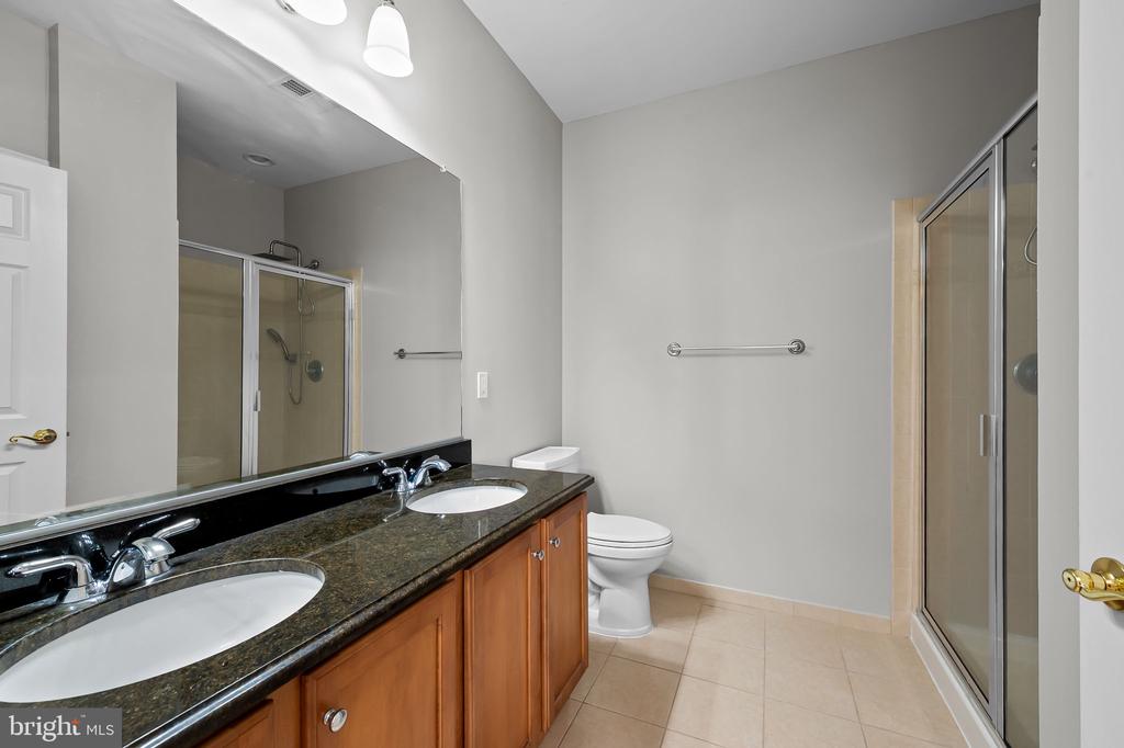 8535 VETERANS HIGHWAY Unit: 101