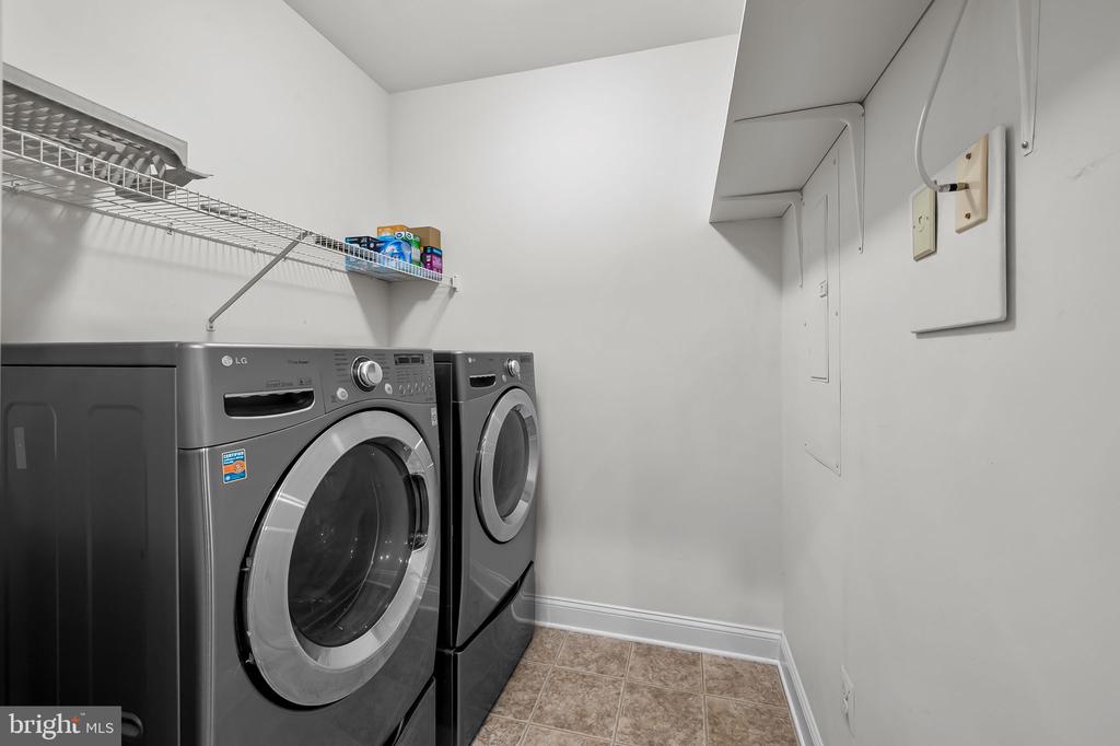 8535 VETERANS HIGHWAY Unit: 101