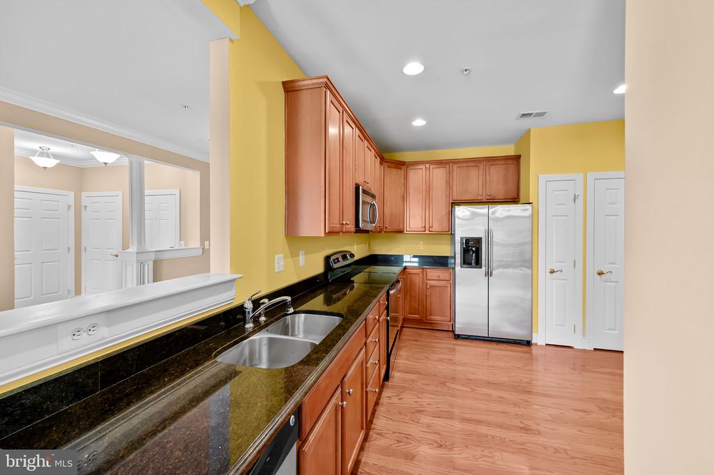 8535 VETERANS HIGHWAY Unit: 101