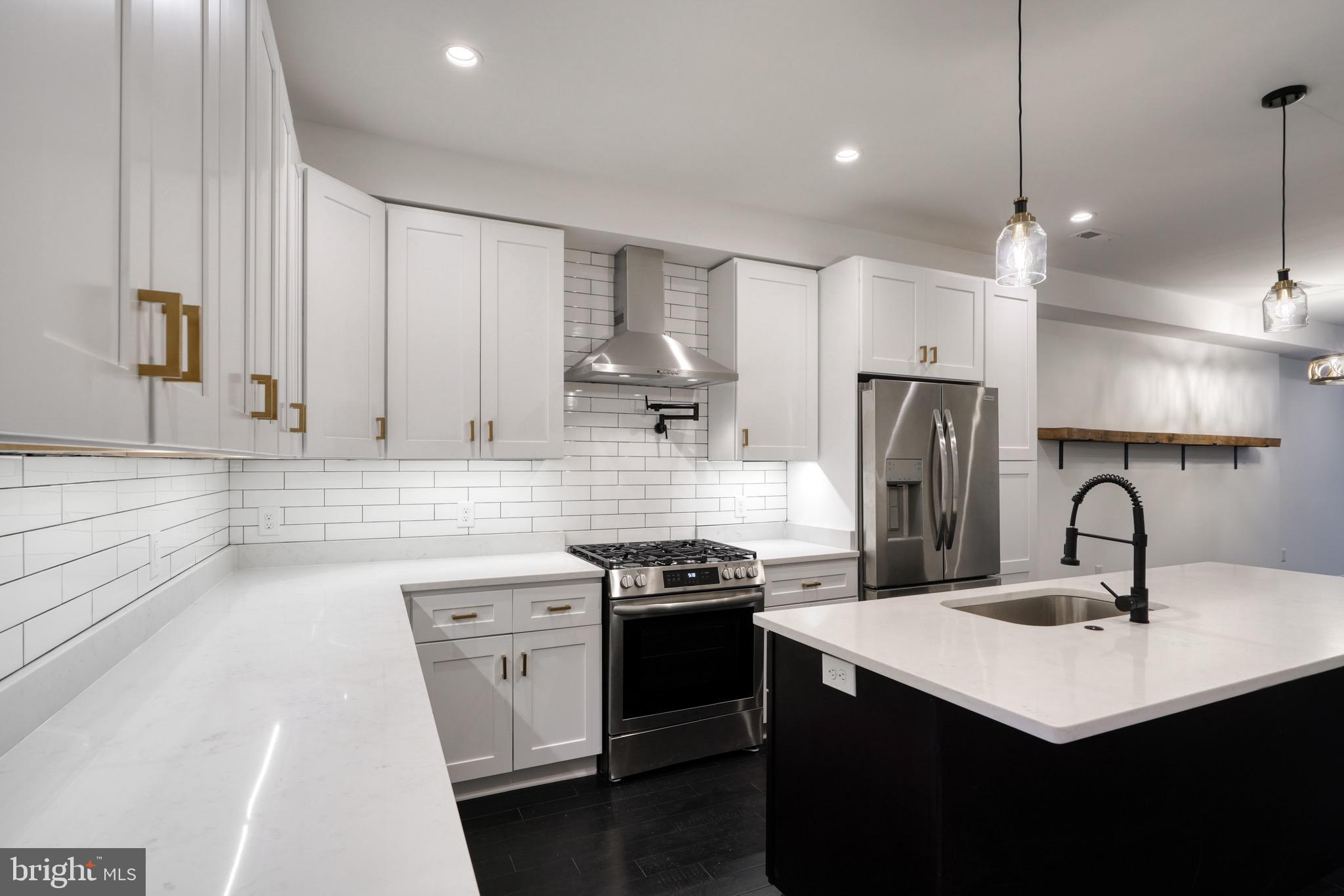 3207 Fait Ave