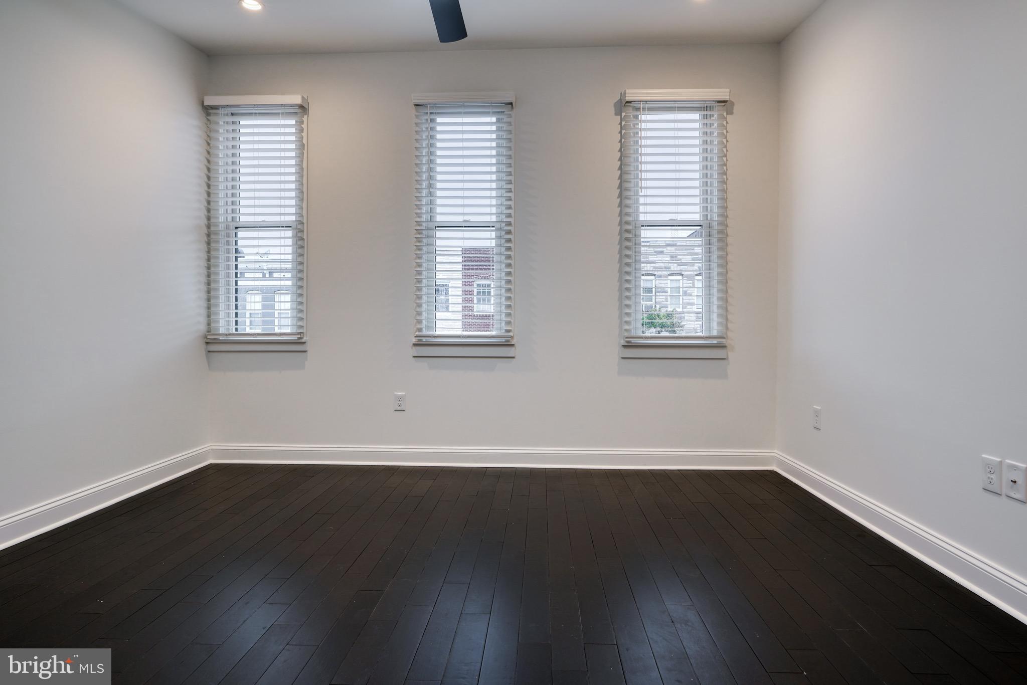 3207 Fait Ave