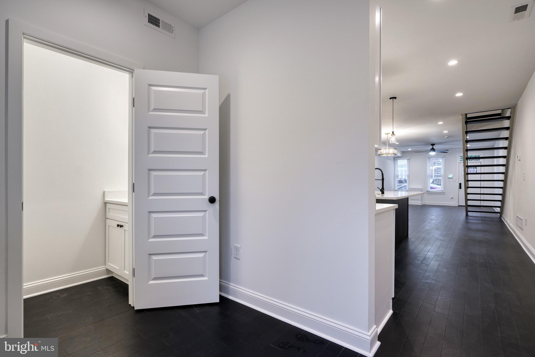 3207 Fait Ave