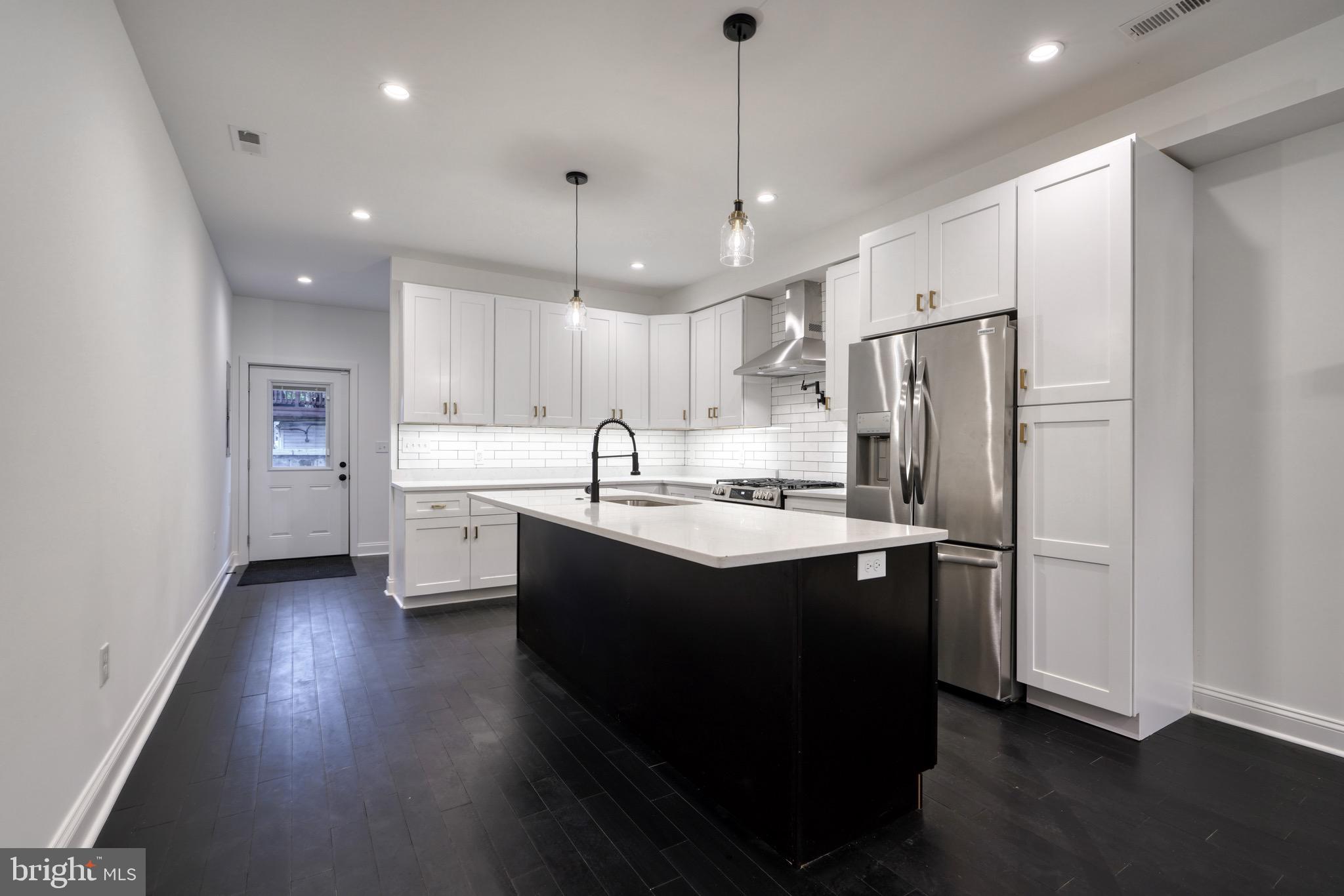 3207 Fait Ave