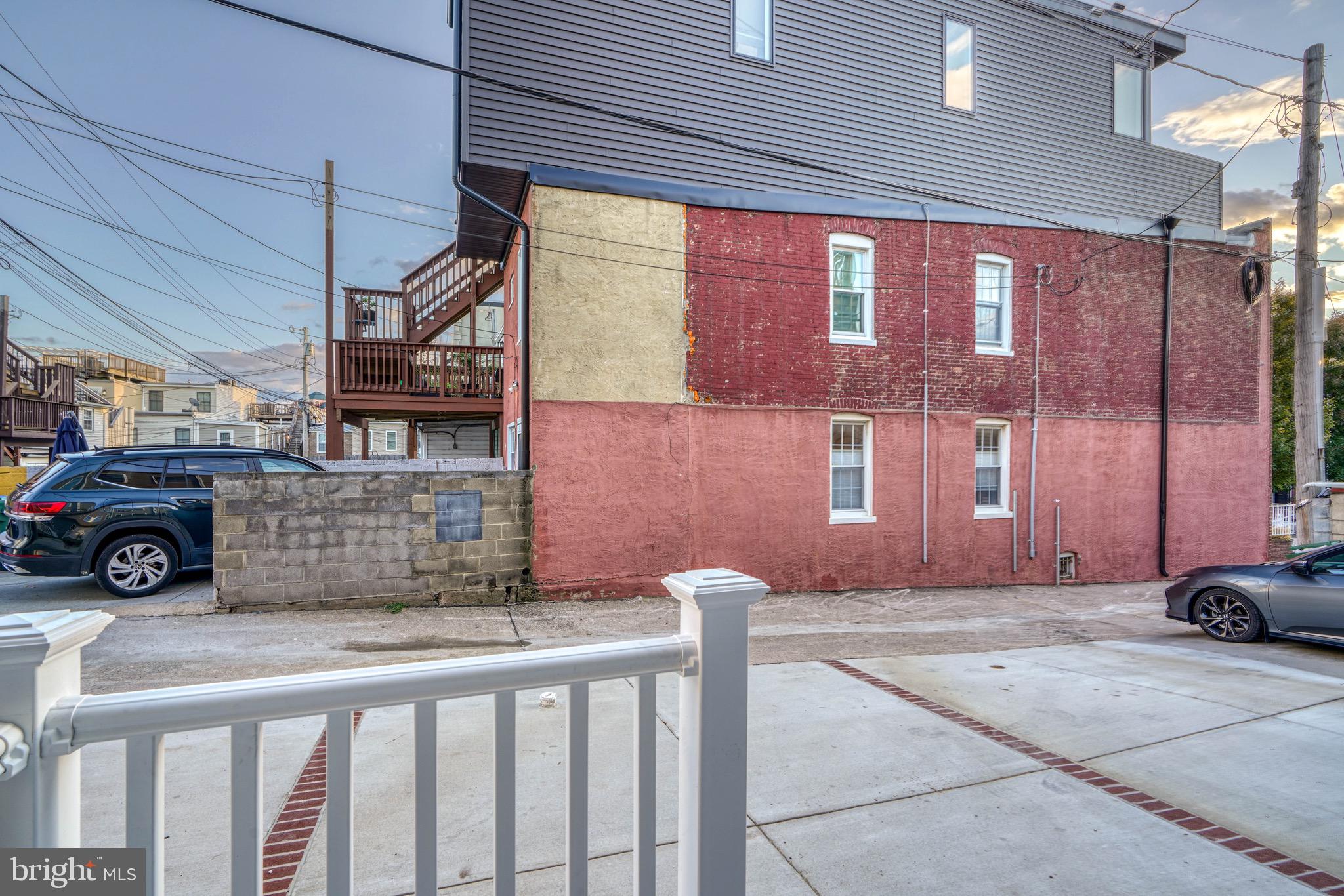 3207 Fait Ave