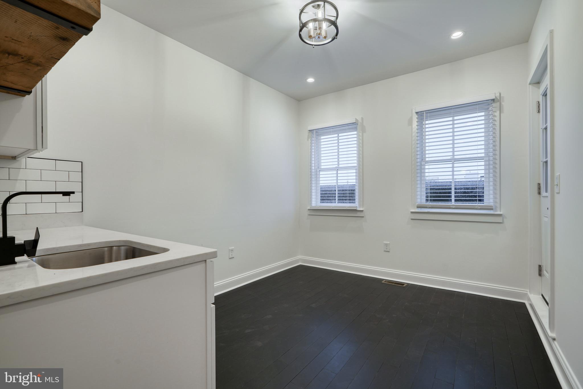 3207 Fait Ave
