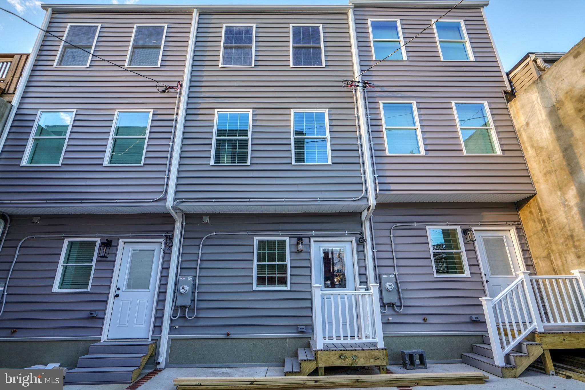 3207 Fait Ave