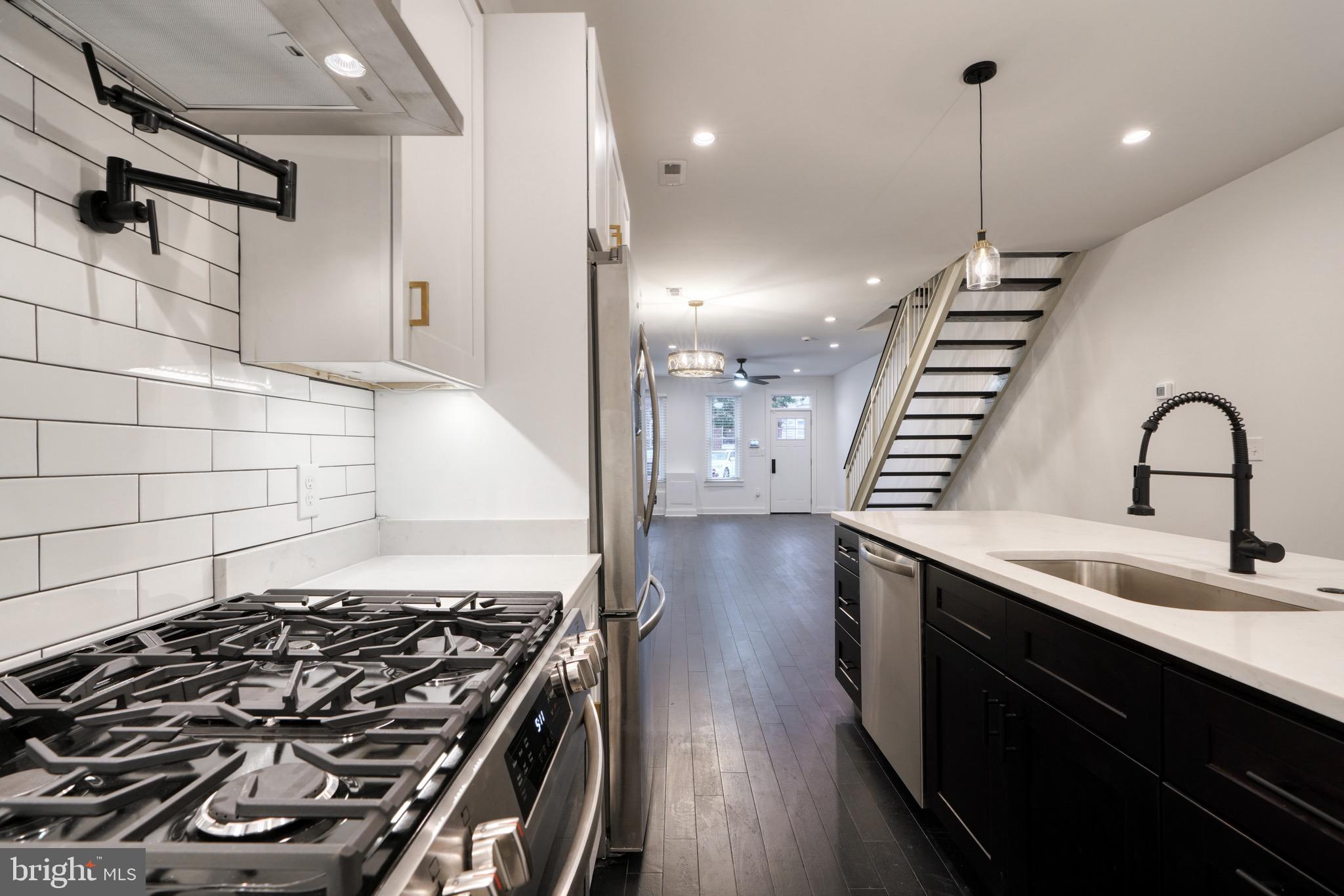 3207 Fait Ave