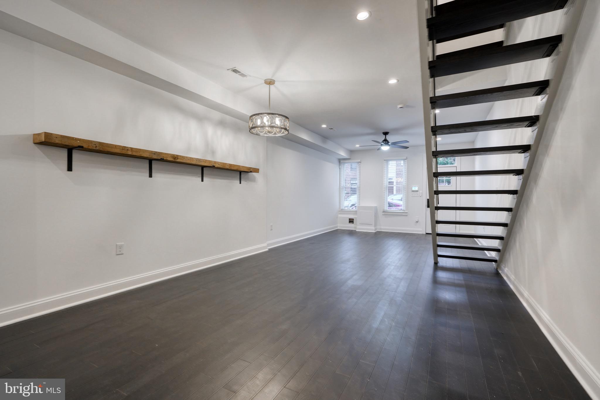 3207 Fait Ave