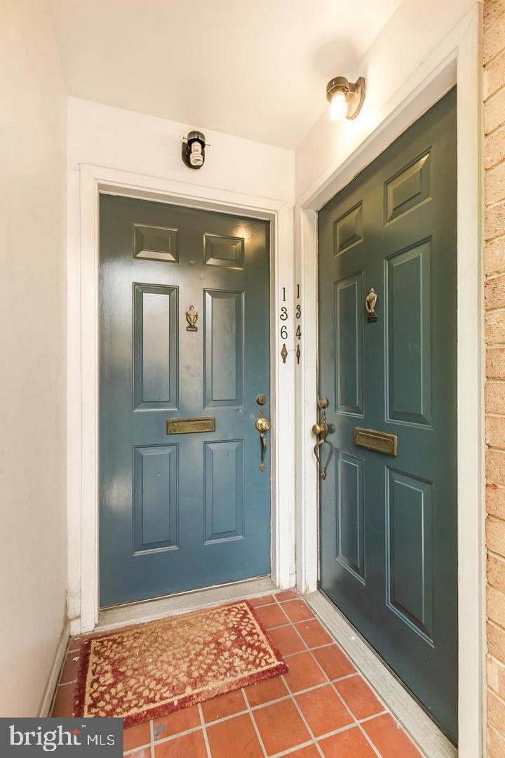 134 W BARRE STREET Unit: R 33