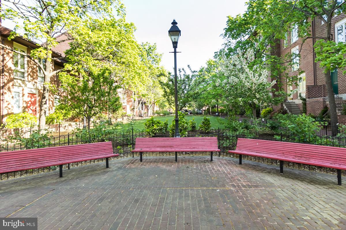 134 W BARRE STREET Unit: R 33