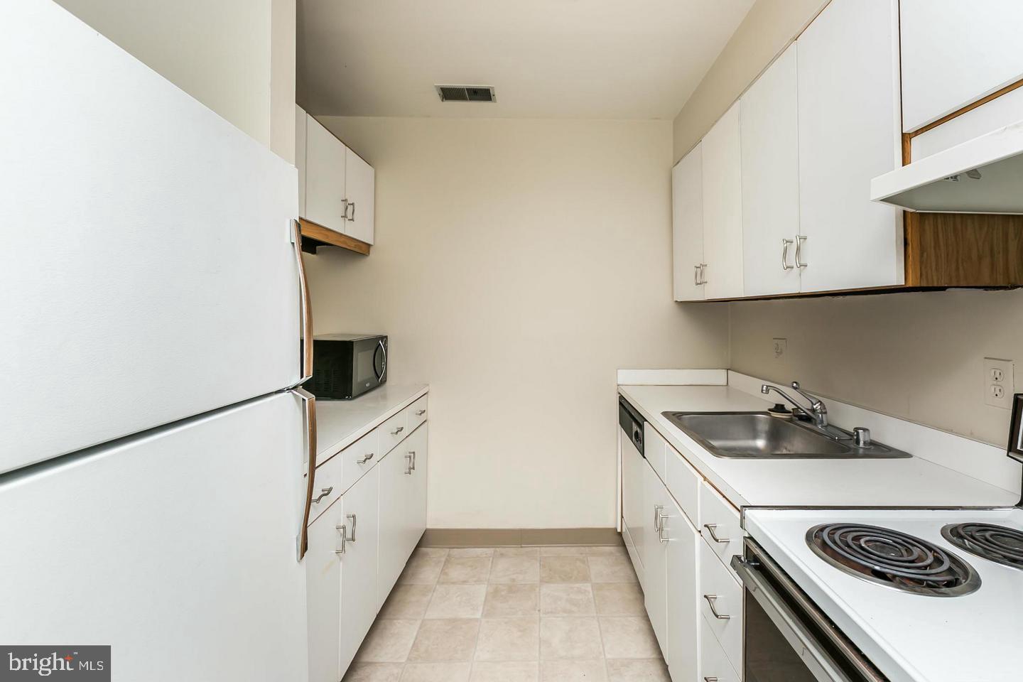 134 W BARRE STREET Unit: R 33