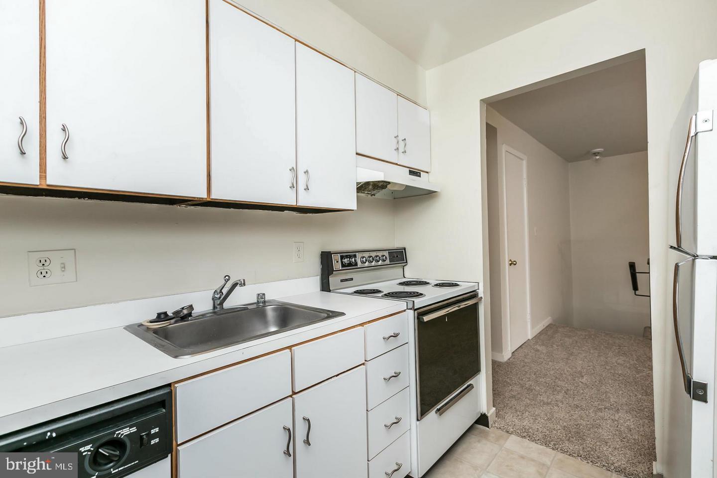 134 W BARRE STREET Unit: R 33