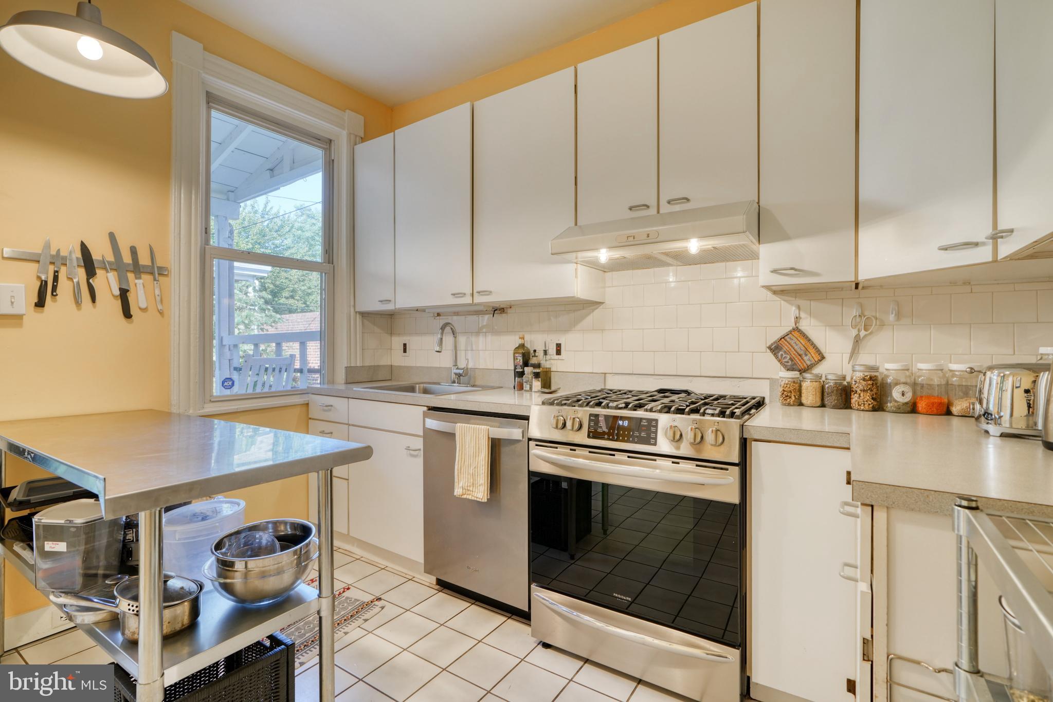 504 W 33rd STREET