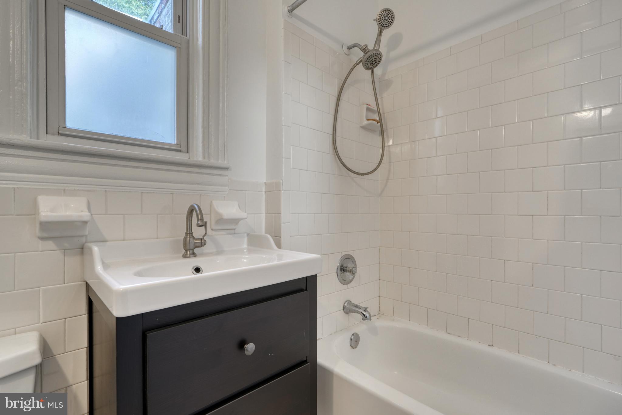 504 W 33rd STREET