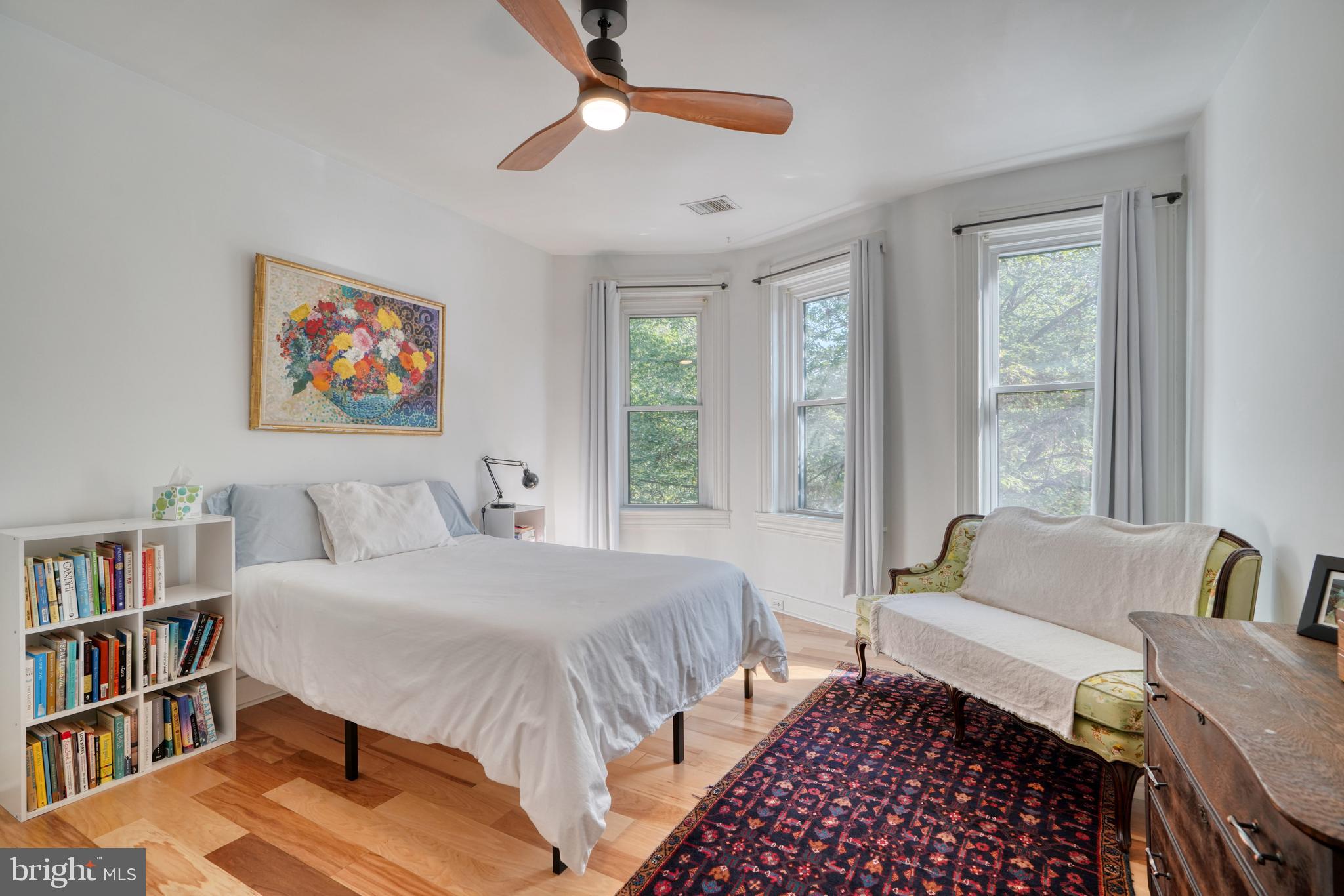 504 W 33rd STREET
