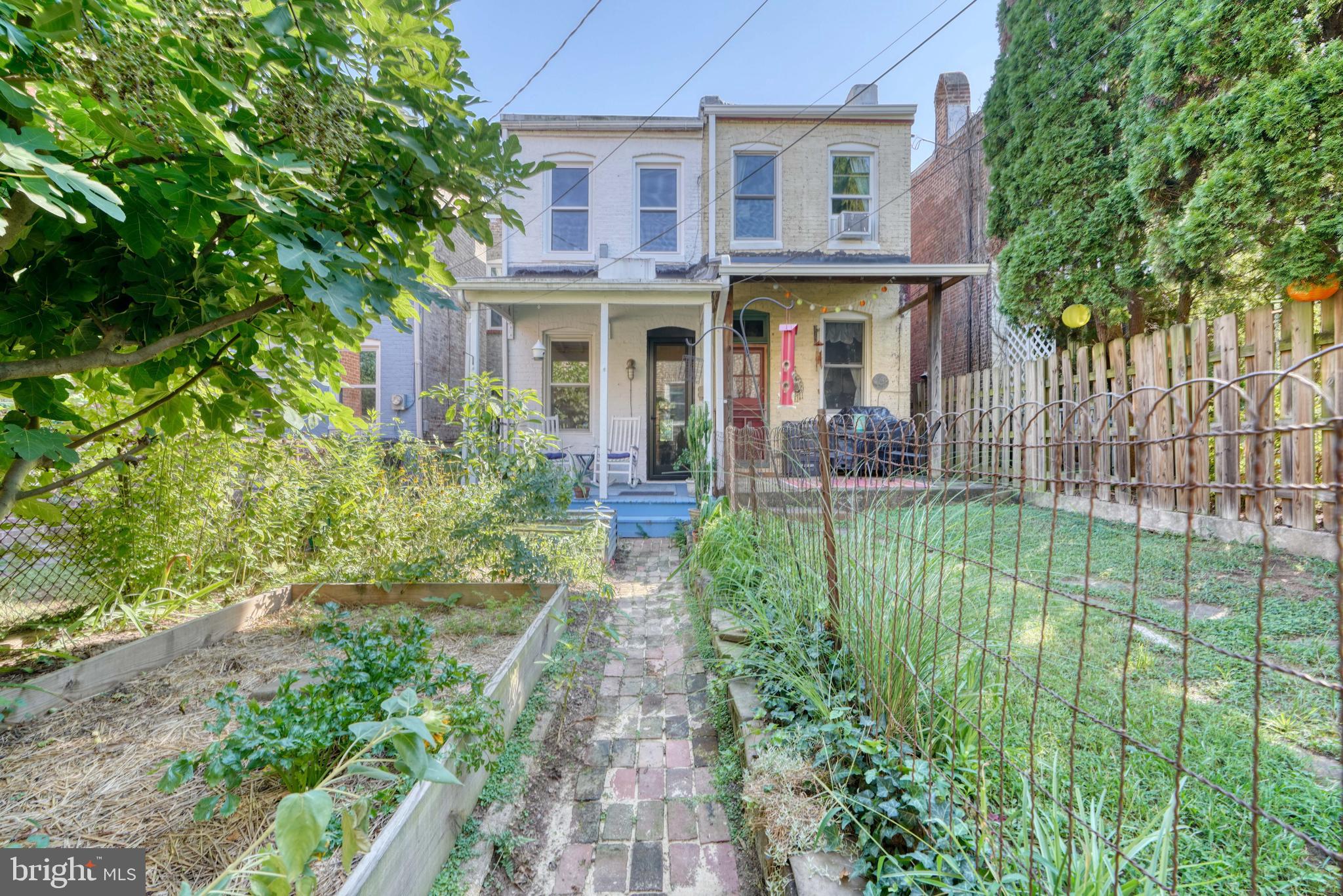 504 W 33rd STREET
