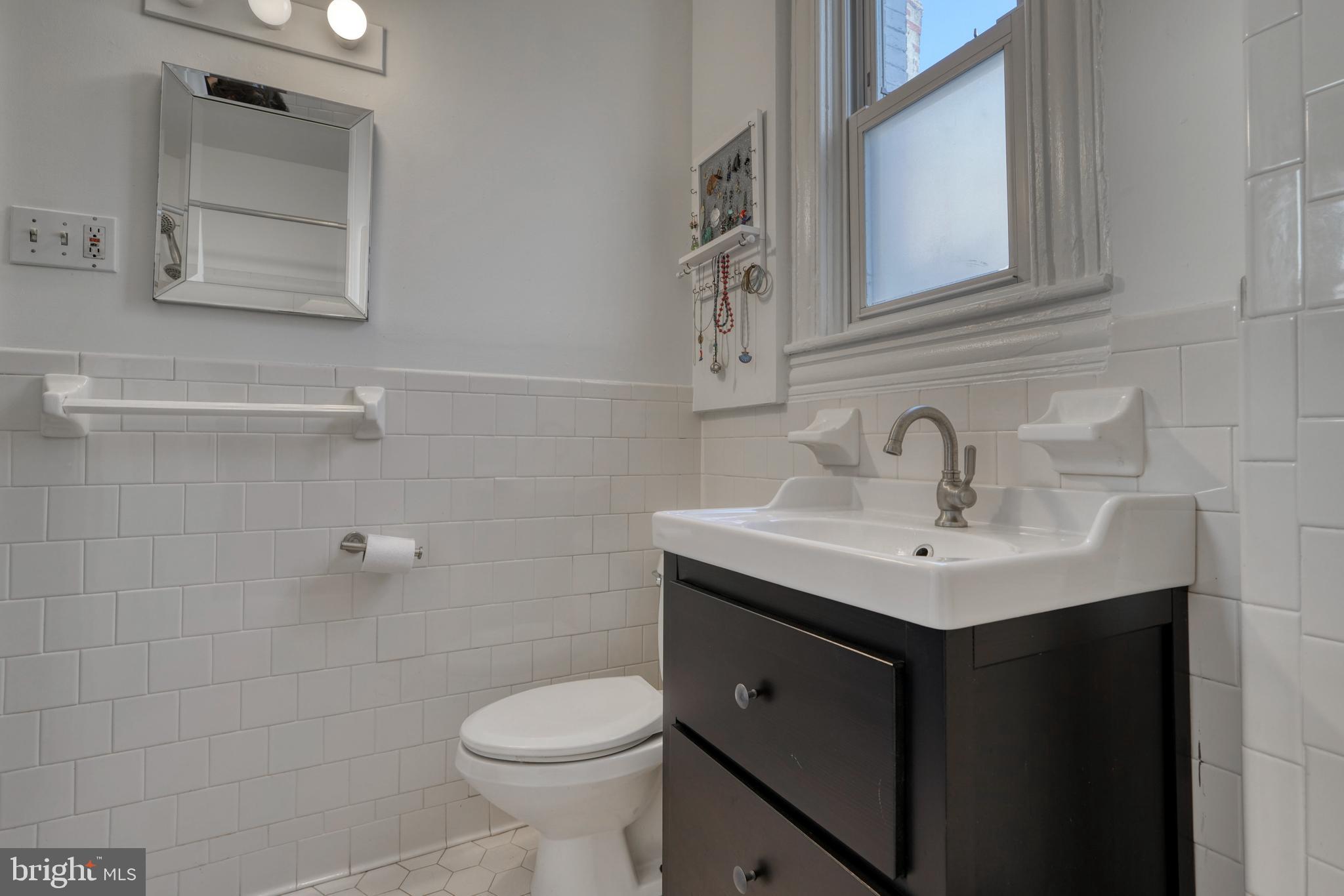 504 W 33rd STREET