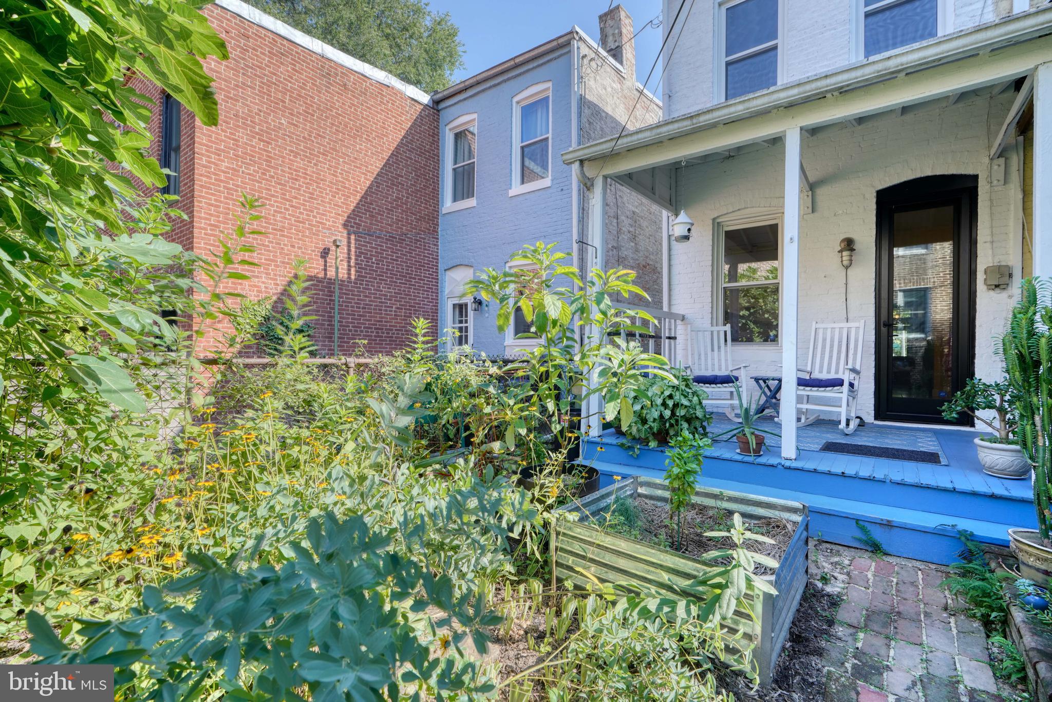 504 W 33rd STREET