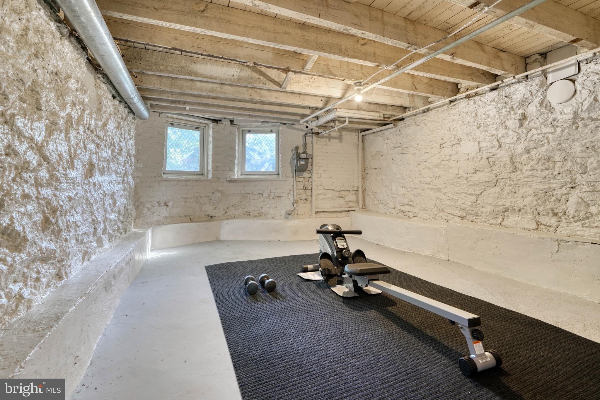 504 W 33rd STREET