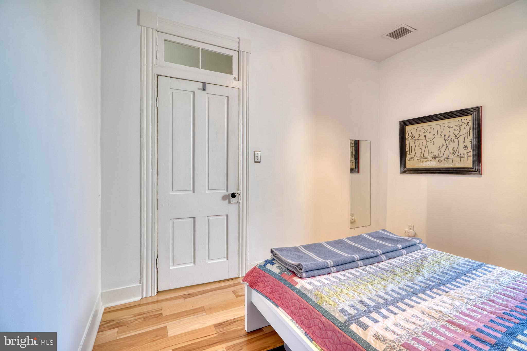 504 W 33rd STREET