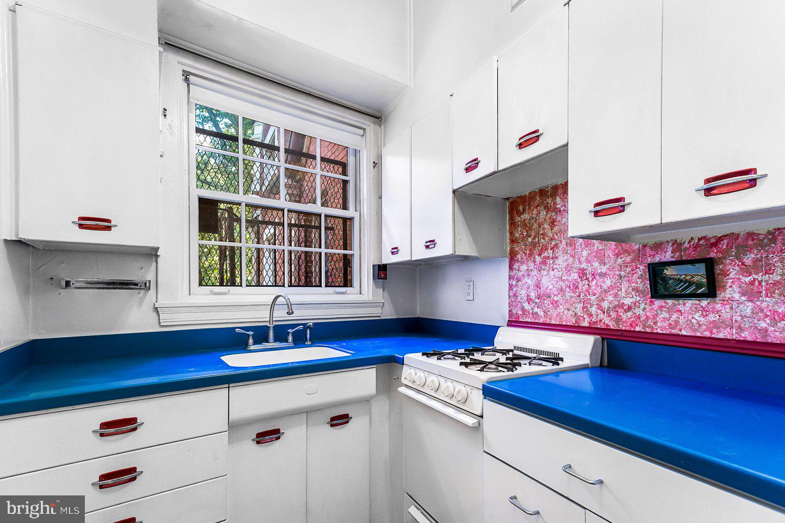 501 University PARKWAY Unit: I-3