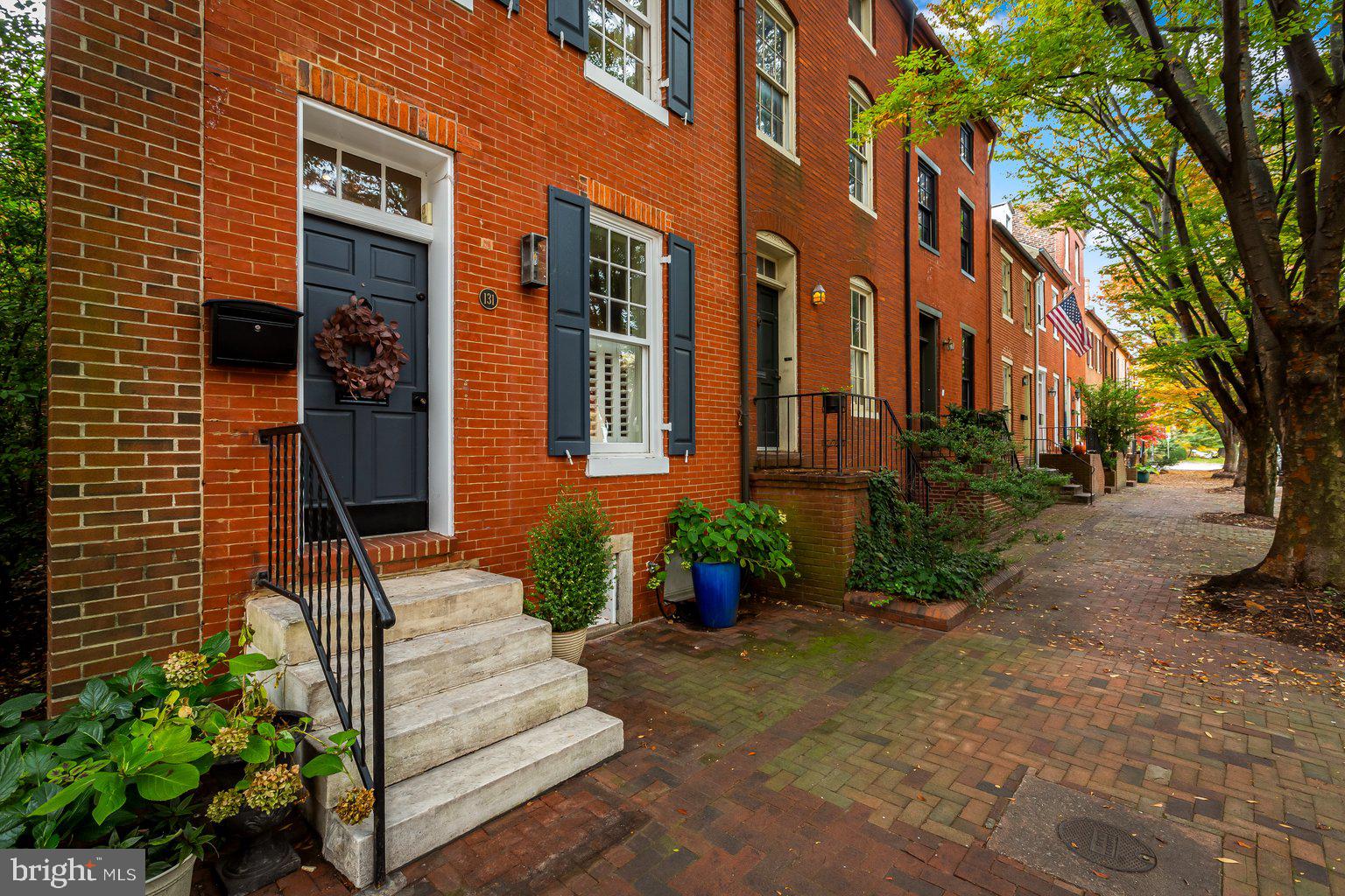 131 W Hill STREET