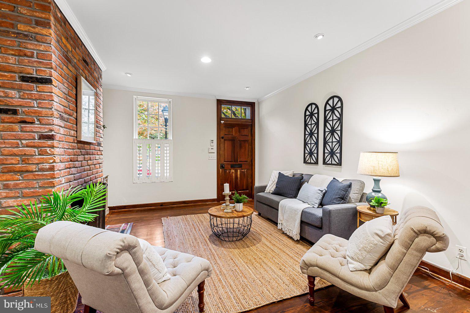 131 W Hill STREET