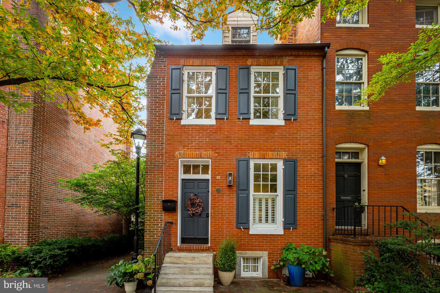 131 W Hill STREET