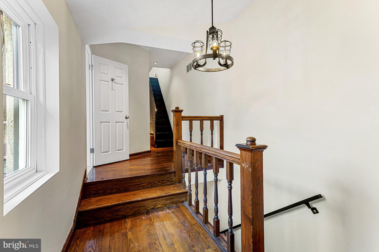 131 W Hill STREET
