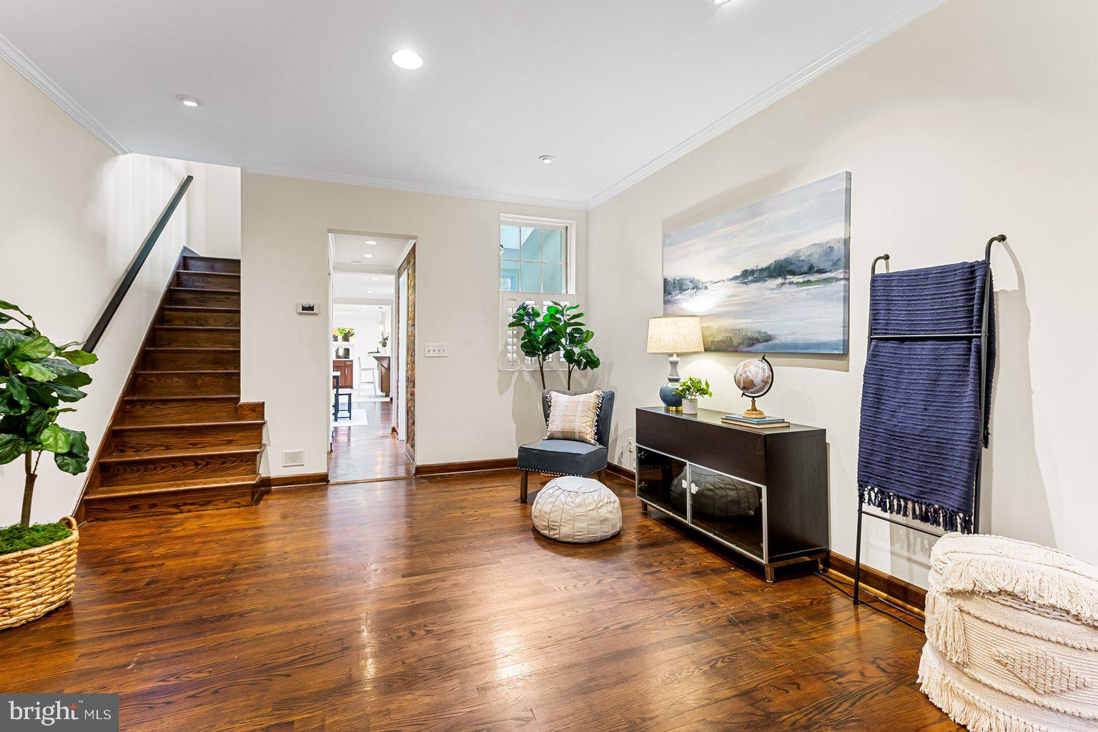 131 W Hill STREET