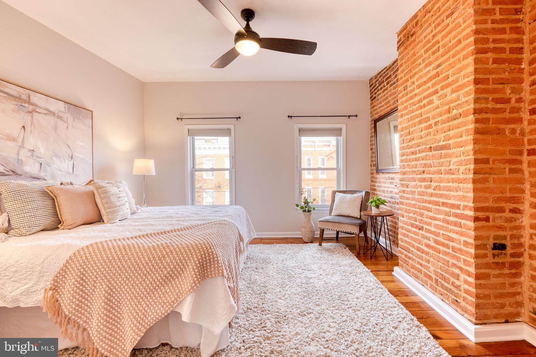 1234 Riverside AVENUE