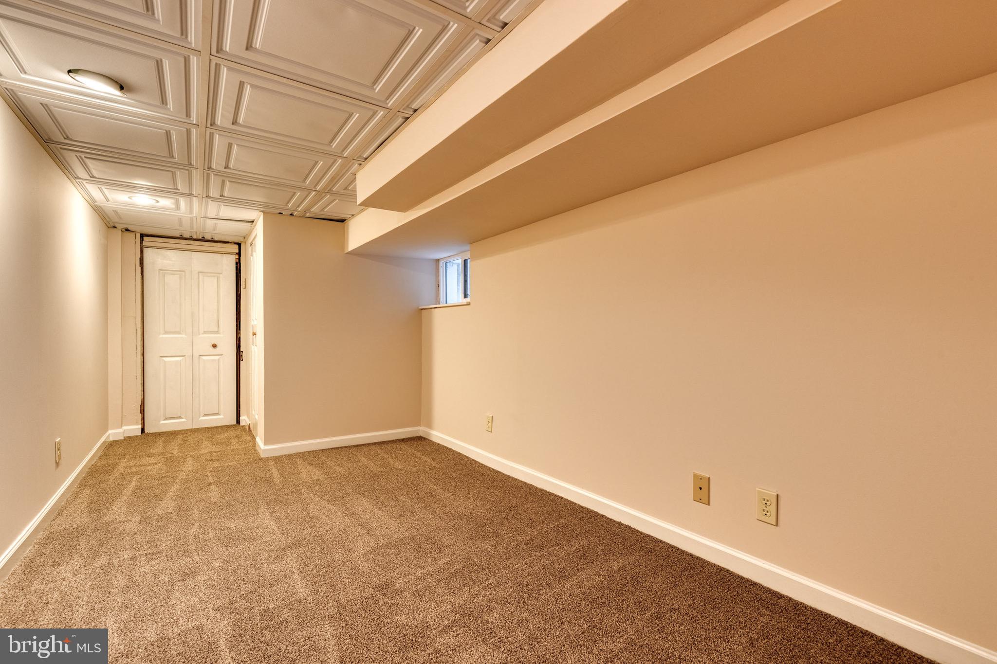 1234 Riverside AVENUE