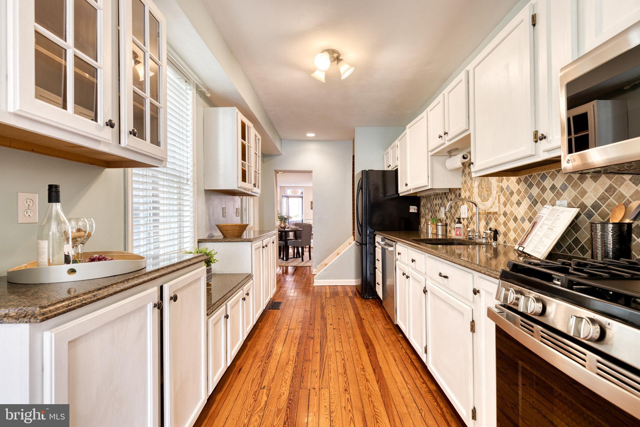 1234 Riverside AVENUE