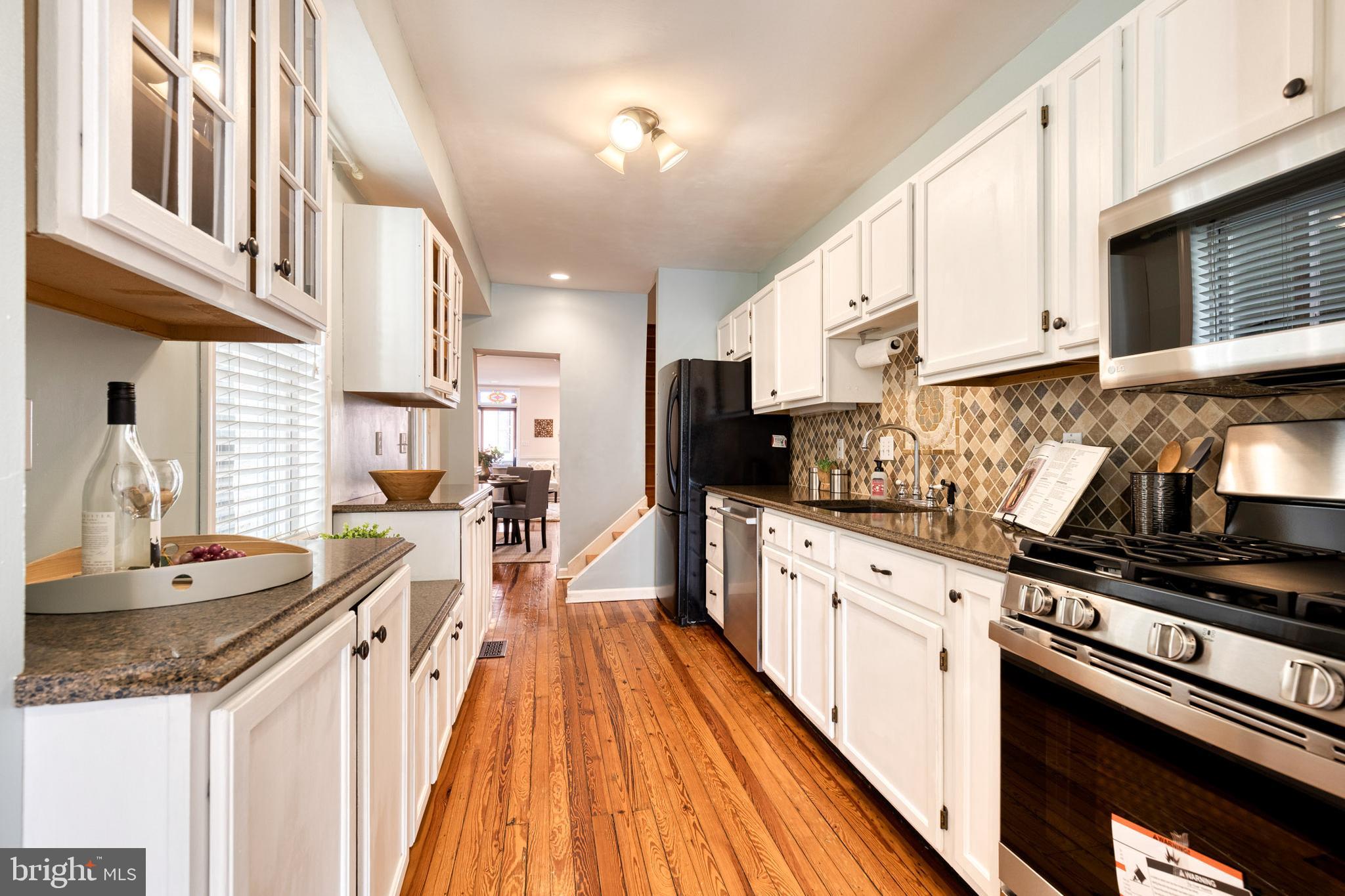 1234 Riverside AVENUE