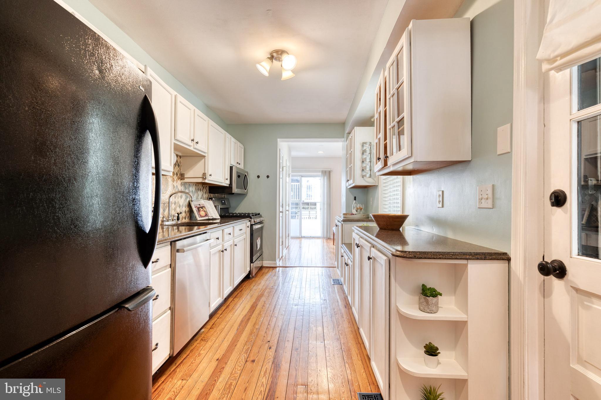 1234 Riverside AVENUE