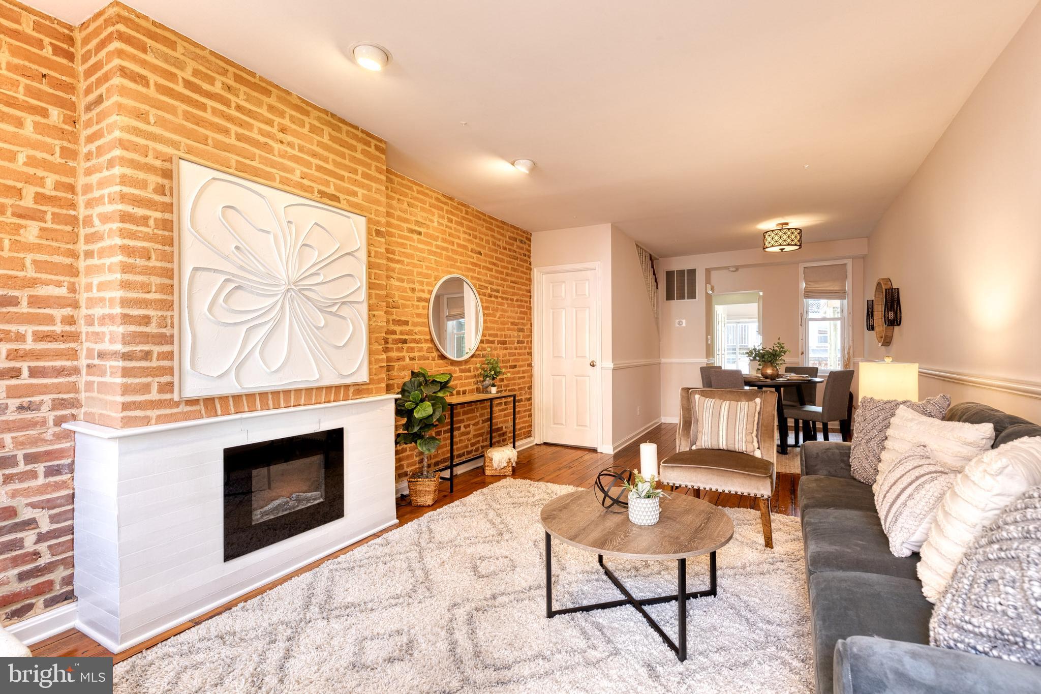 1234 Riverside AVENUE