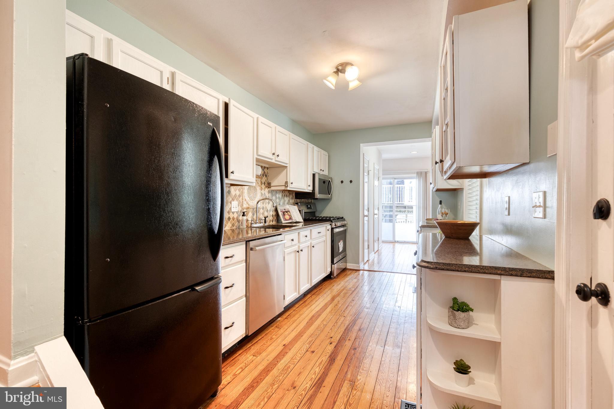 1234 Riverside AVENUE