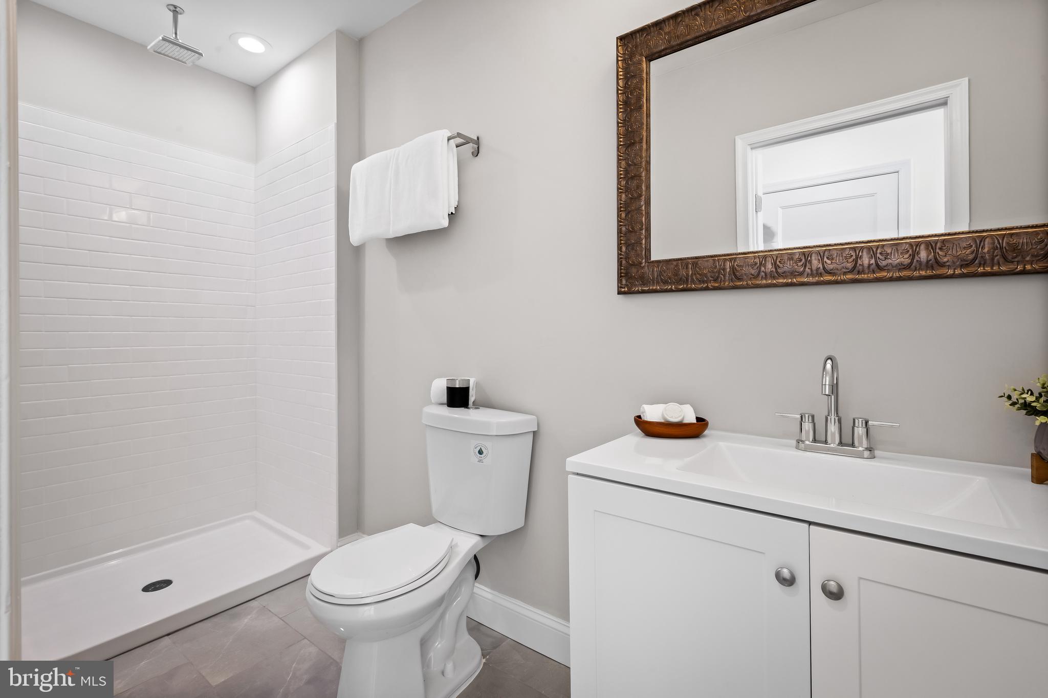 647 E Clement Street