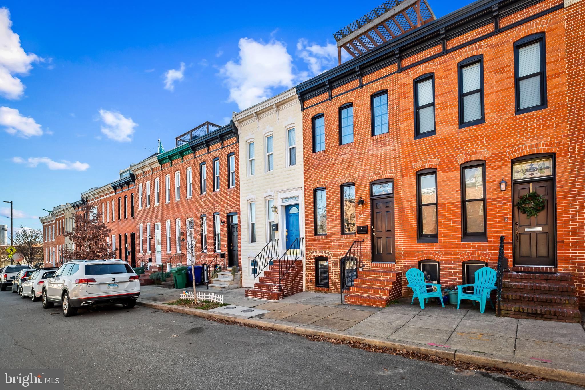 647 E Clement Street