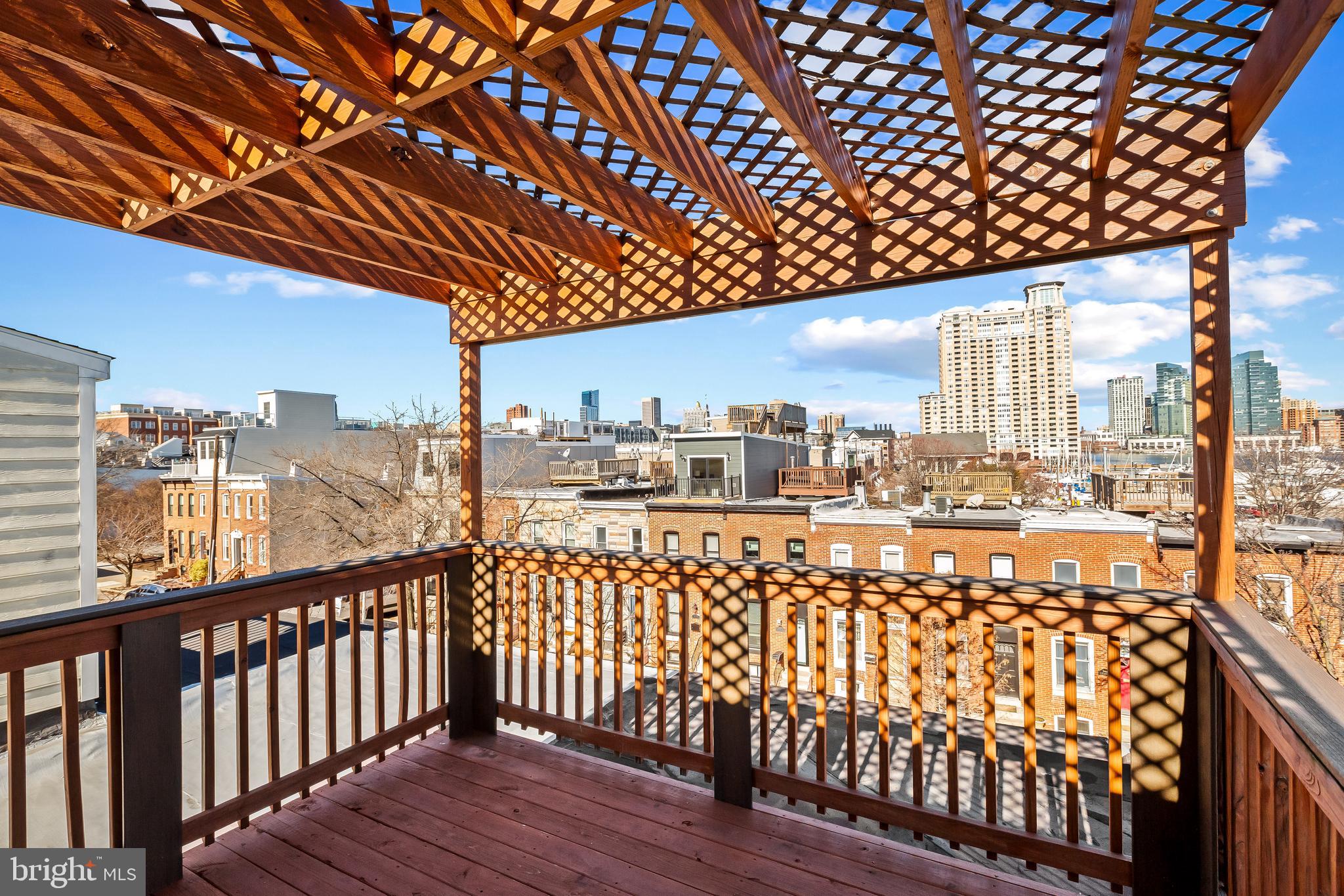 647 E Clement Street