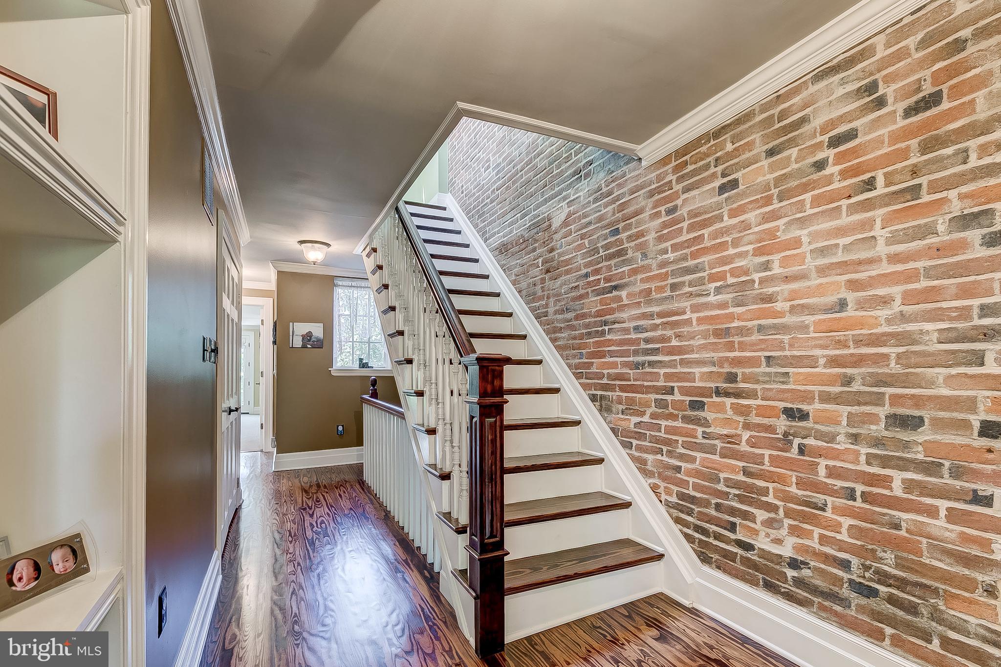 111 W Lee St