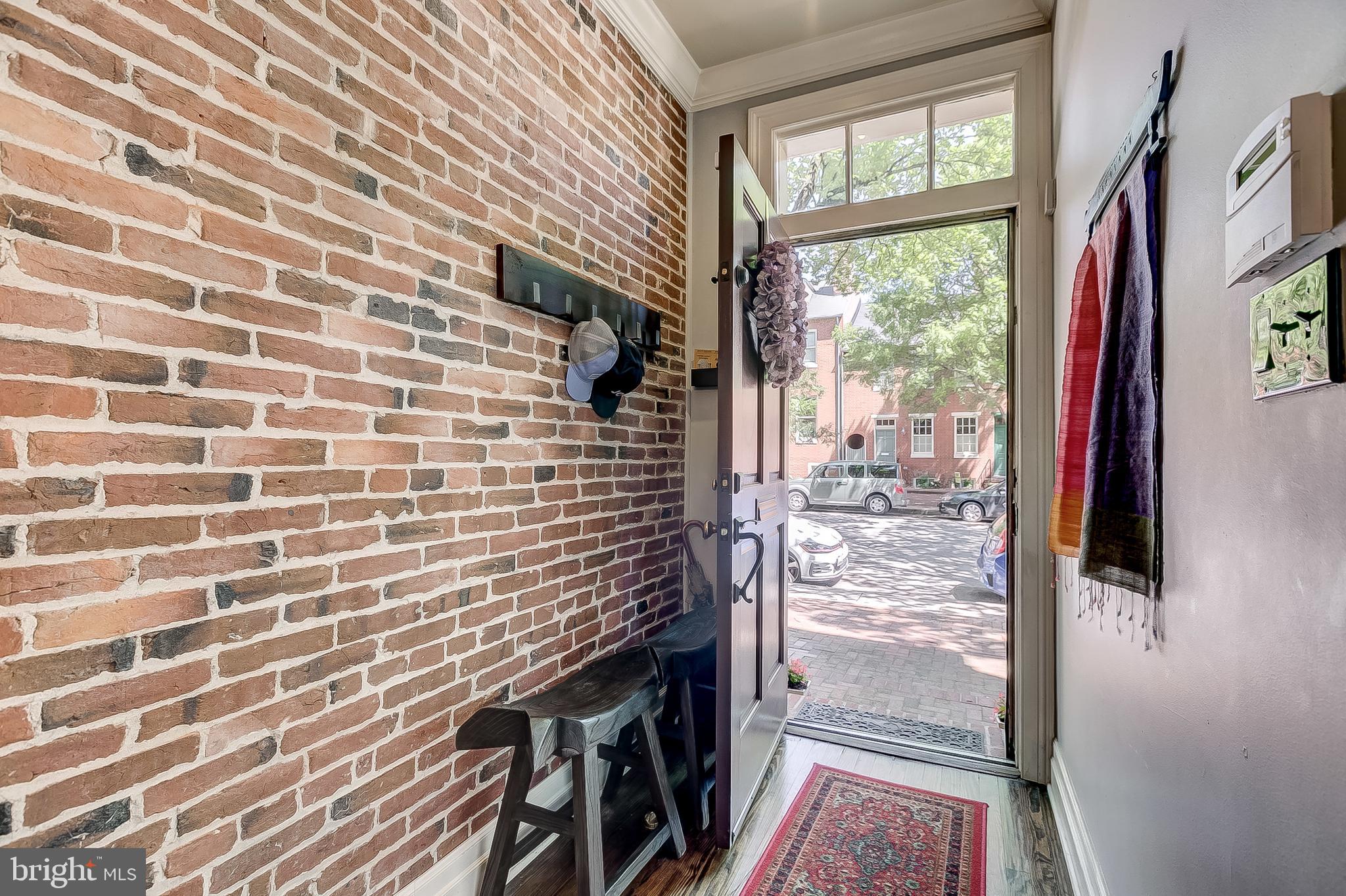111 W Lee St
