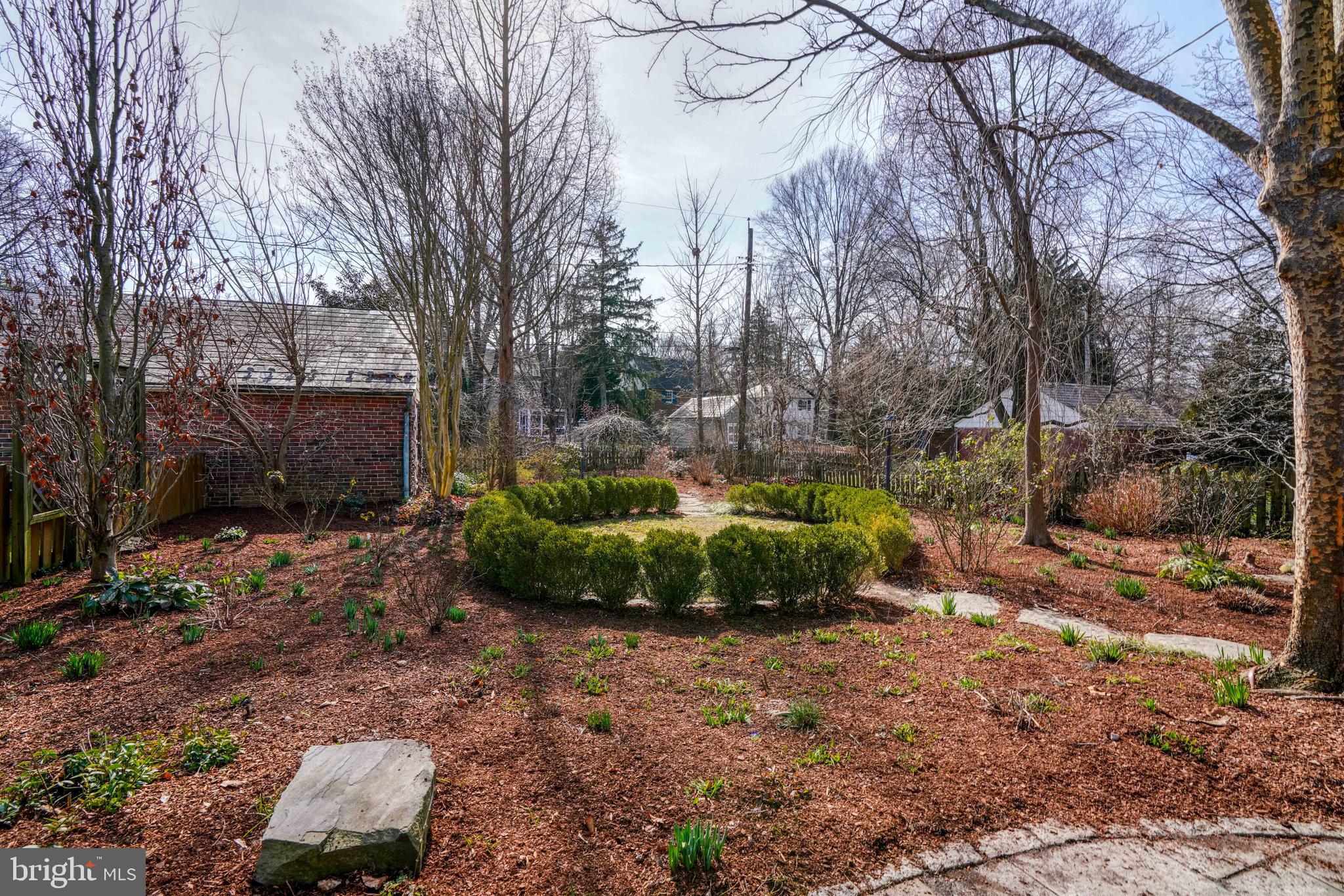 327 Broadmoor Rd