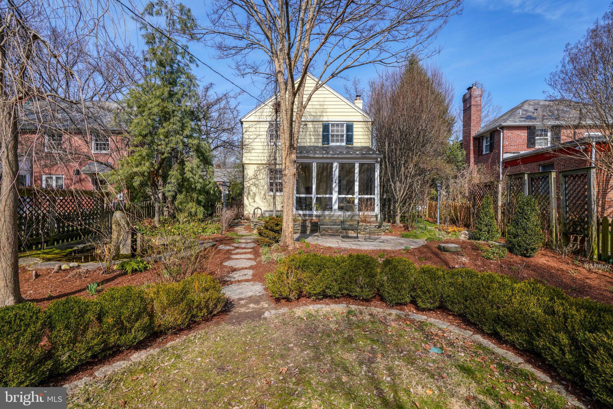 327 Broadmoor Rd